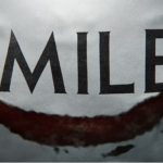 『SMILE スマイル』のネタバレなし感想／不気味な笑顔が怖すぎる良質のホラー映画